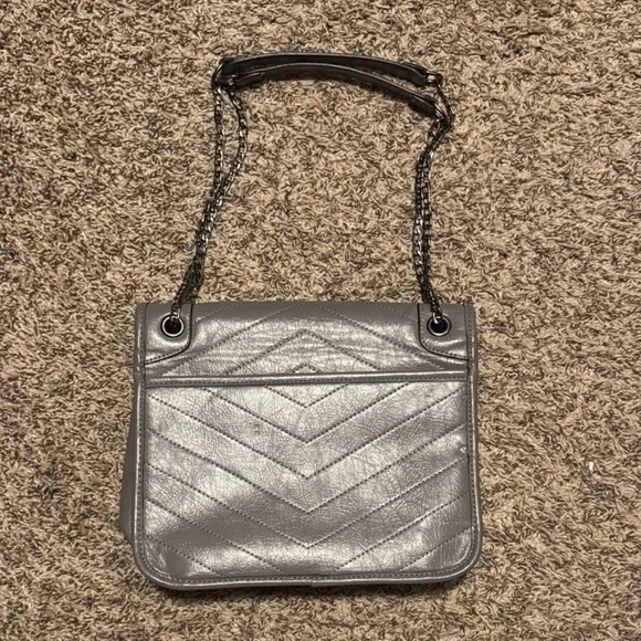 SOLD!!!
Gray Quilted Shoulder Bag - Picture 6 of 7